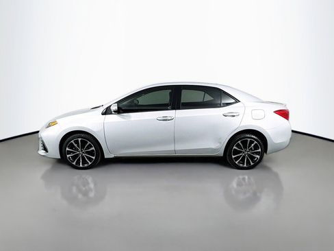 Used 2017 Toyota Corolla SE w/ SE Premium Package FWD image 2