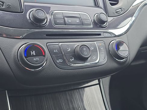 Certified 2017 Chevrolet Impala Premier w/ Enhanced Convenience Package image 19