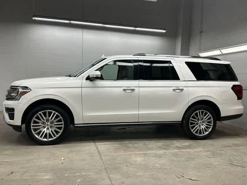 Used 2022 Ford Expedition Max Limited AWD/4WD image 2
