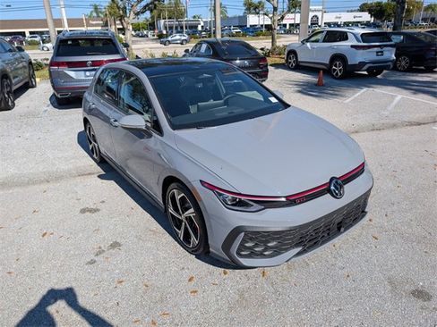 New 2026 Volkswagen GTI SE image 2
