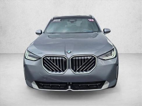 Used 2025 BMW X3 xDrive30i w/ Premium Package AWD/4WD image 2