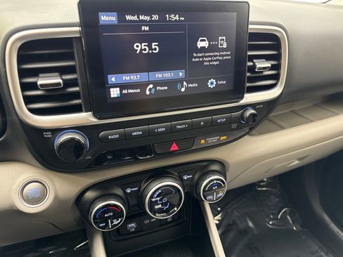 Used 2025 Hyundai Venue SEL FWD image 60