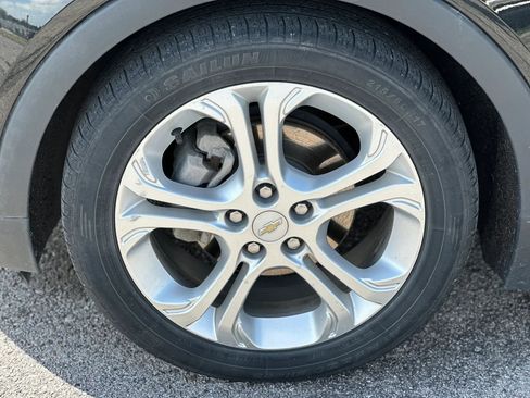 Used 2017 Chevrolet Bolt LT FWD image 24