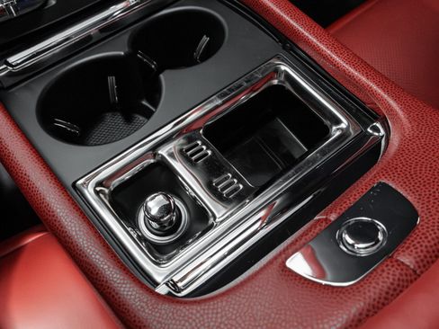 Used 2014 Rolls-Royce Wraith image 34