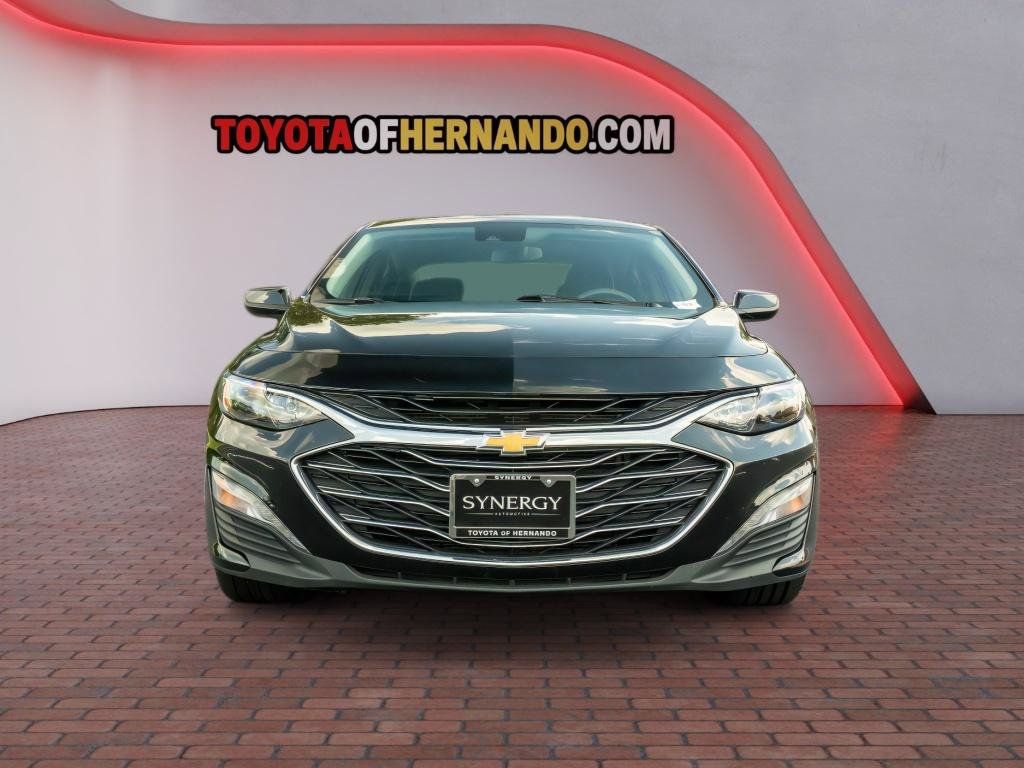 Used 2025 Chevrolet Malibu LT FWD image 2