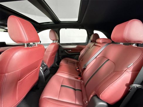 Certified 2025 MAZDA CX-70 3.3 Turbo S w/ Premium Package image 33