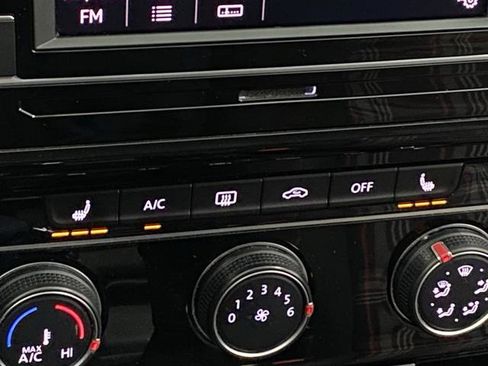 Used 2019 Volkswagen GTI Rabbit Edition image 7