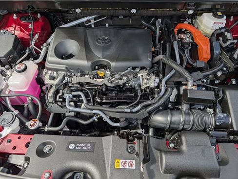 Certified 2025 Toyota RAV4 LE image 33