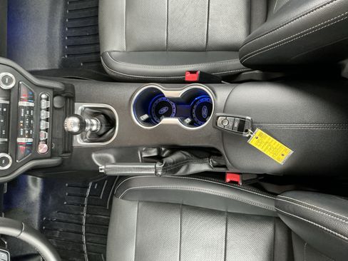 Used 2019 Ford Mustang Premium image 11