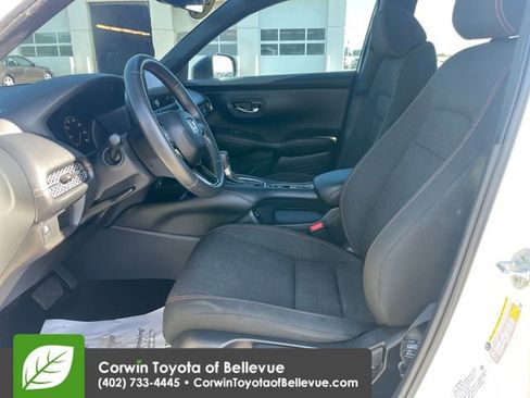 Used 2025 Honda HR-V Sport image 17