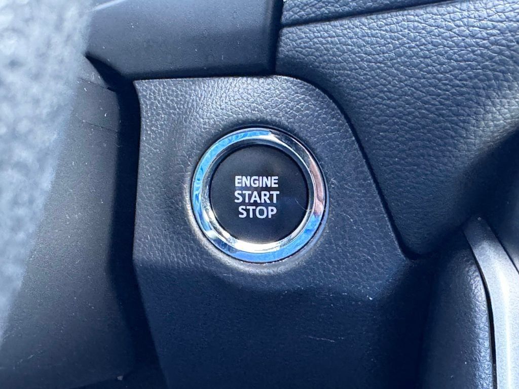 Used 2024 Toyota RAV4 XLE FWD image 7