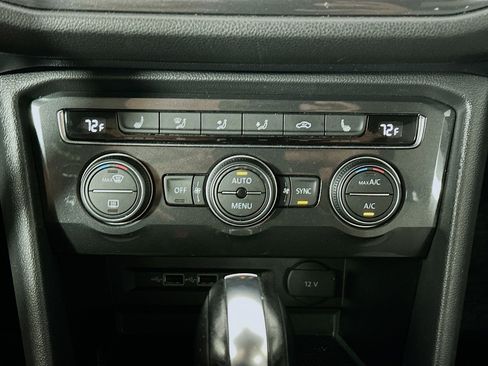 Used 2019 Volkswagen Tiguan SE FWD image 23