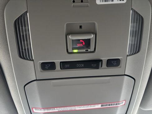 Used 2023 Toyota Highlander L image 35