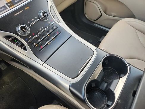 Used 2020 Lincoln Nautilus FWD w/ Equipment Group 101A image 18