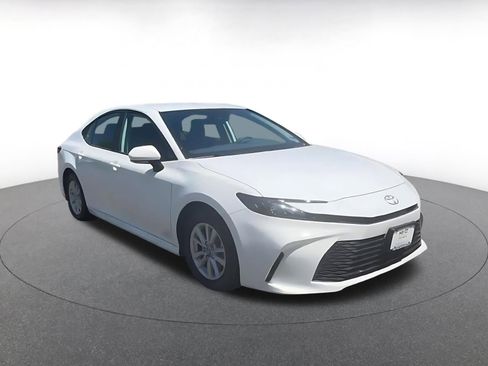 Used 2025 Toyota Camry LE FWD image 3