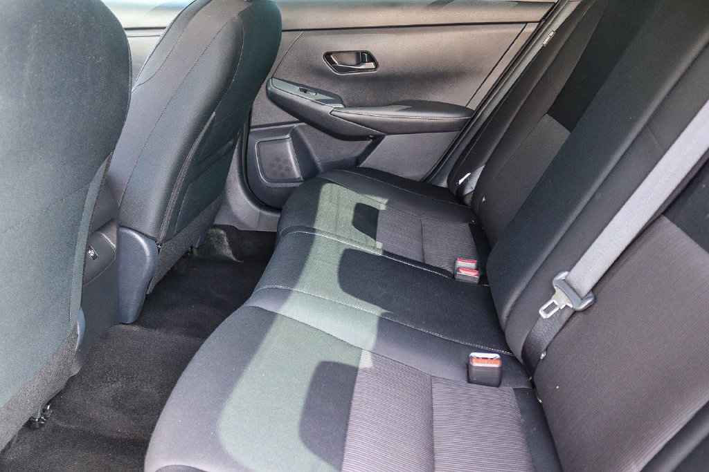 Used 2025 Nissan Sentra SV w/ All-Weather Package FWD image 18