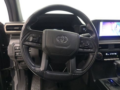 Used 2025 Toyota Tacoma SR image 7