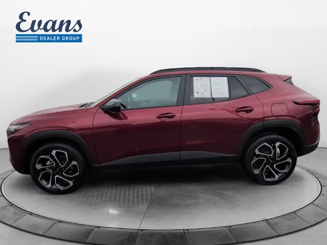 Used 2025 Chevrolet Trax RS FWD image 3