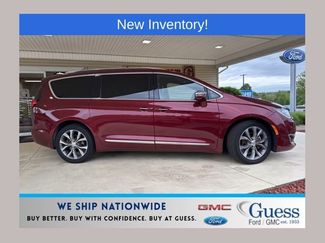 Used 2020 Chrysler Pacifica Limited w/ Tire & Wheel Group FWD video 1