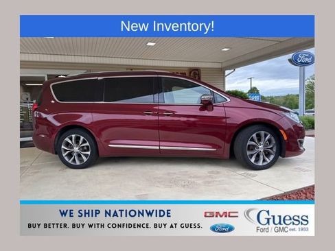 Used 2020 Chrysler Pacifica Limited w/ Tire & Wheel Group FWD image 1
