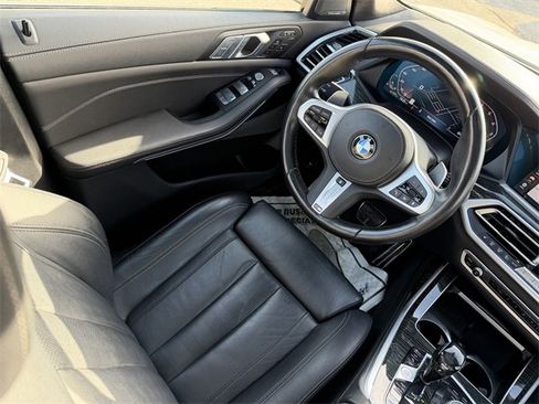 Used 2022 BMW X7 M50i w/ Cold Weather Package image 20