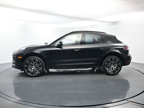Used 2025 Porsche Macan image 2