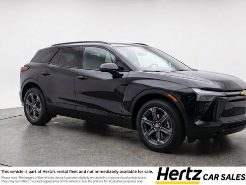 Used 2025 Chevrolet Blazer LT FWD image 1