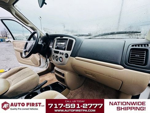 Used 2004 MAZDA Tribute LX image 22