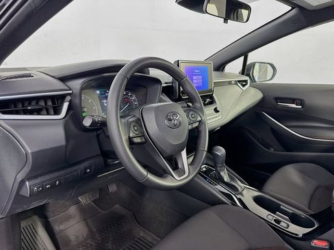 Used 2025 Toyota Corolla SE image 12