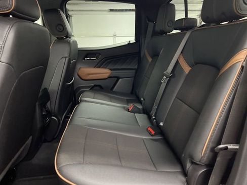 Used 2025 GMC Canyon AT4 image 25