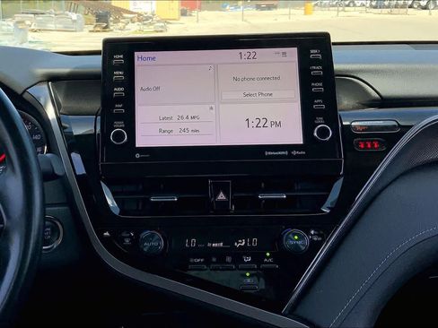 Used 2022 Toyota Camry XSE FWD image 7