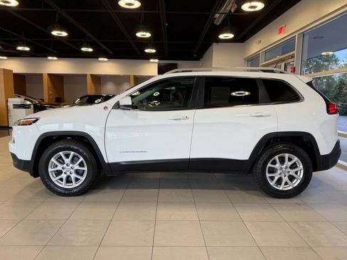 Used 2015 Jeep Cherokee Latitude w/ Comfort/Convenience Group AWD/4WD image 7