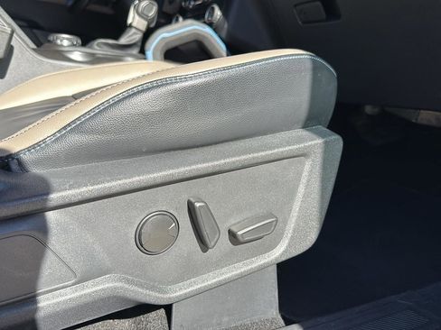 Used 2024 Ford Bronco Wildtrak image 25