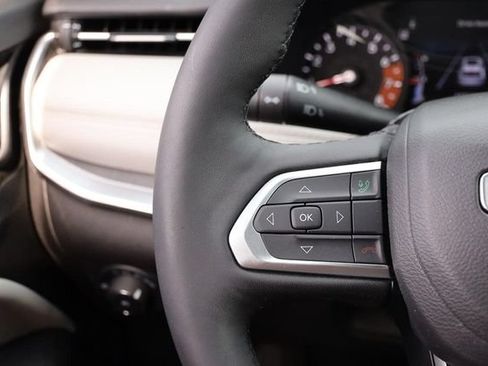 Used 2025 Jeep Compass Limited AWD/4WD image 11