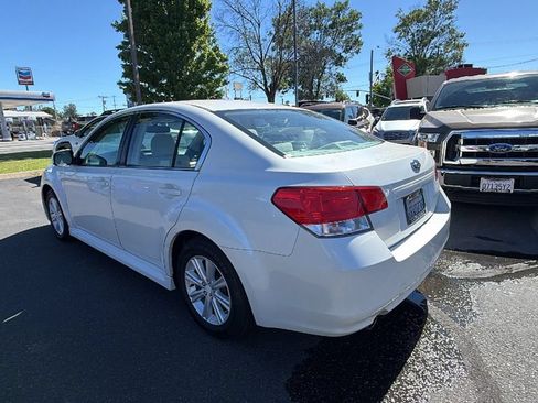 Used 2011 Subaru Legacy 2.5i Premium AWD/4WD image 6