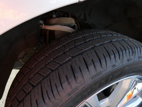 Used 2022 Chevrolet Silverado 1500 High Country w/ Technology Package image 12