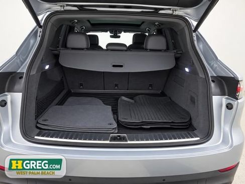 Used 2023 Porsche Cayenne AWD/4WD image 18