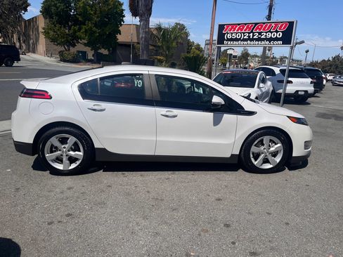 Used 2015 Chevrolet Volt Premium w/ Premium Trim Package FWD image 8