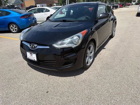 Used 2015 Hyundai Veloster FWD image 4