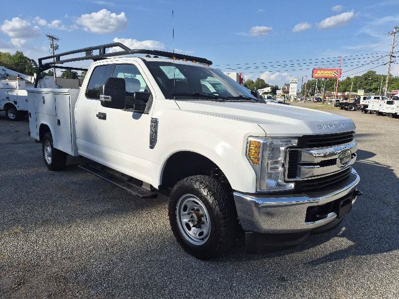 Used 2019 Ford F350 XLT AWD/4WD image 3