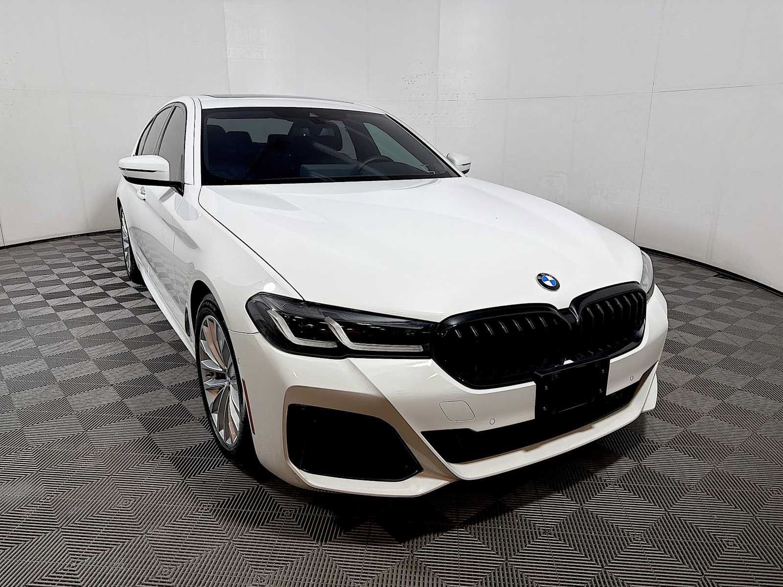 Used 2023 BMW 530i xDrive w/ M Sport Package AWD/4WD image 2