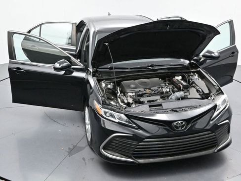 Used 2022 Toyota Camry LE FWD image 39