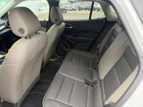 Certified 2024 Chevrolet Trax ACTIV w/ Sunroof Package FWD image 5
