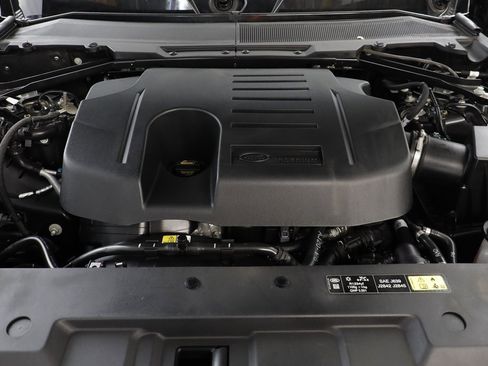 Used 2025 Land Rover Defender 130 S image 25