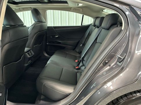 Used 2025 Lexus ES 350 w/ Premium Package FWD image 15