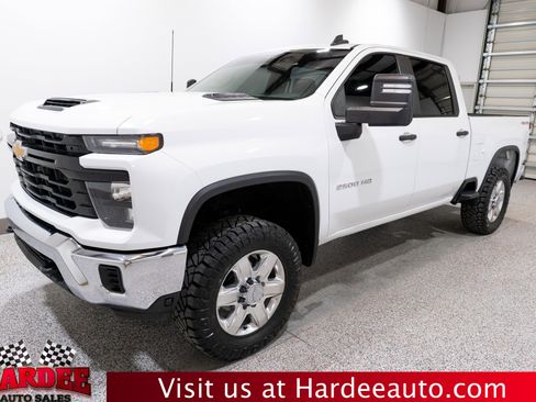 Used 2024 Chevrolet Silverado 2500 W/T w/ WT Fleet Convenience Package AWD/4WD image 2
