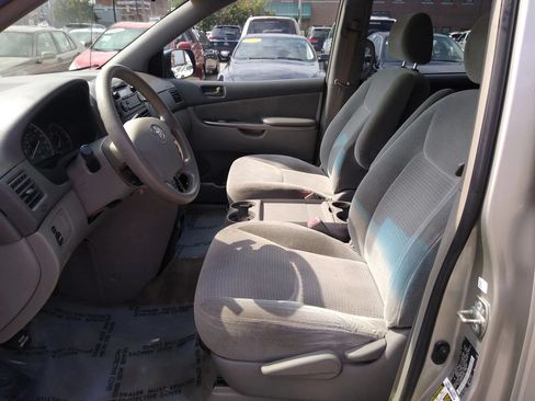 Used 2007 Toyota Sienna CE FWD image 12