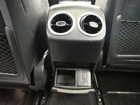 Used 2020 Mercedes-Benz CLA 250 4MATIC image 38