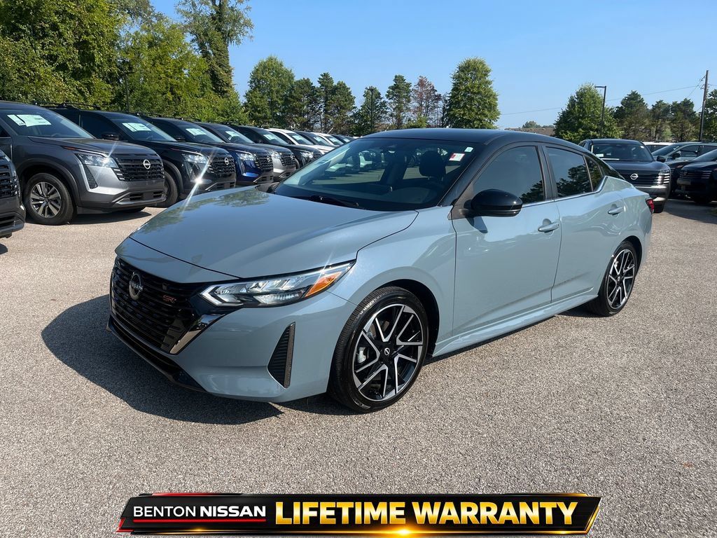 Used 2025 Nissan Sentra SR FWD image 4