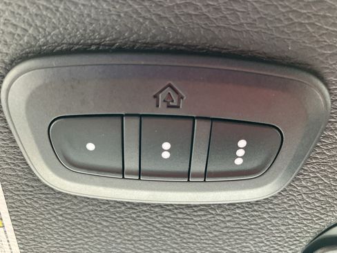 Used 2021 Jeep Wrangler Unlimited Sahara AWD/4WD image 21